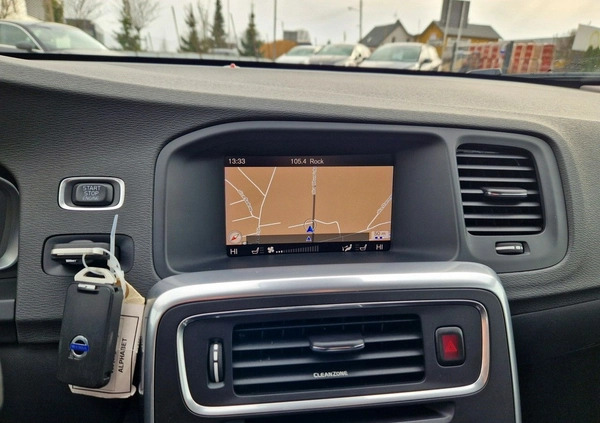 Volvo V60 cena 55900 przebieg: 186900, rok produkcji 2018 z Resko małe 781